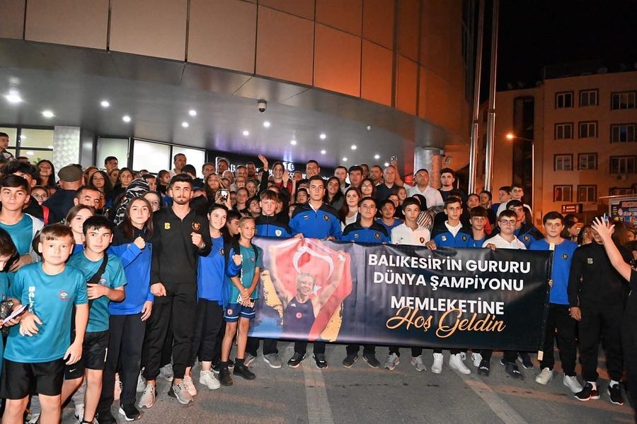 Dünya Şampiyonu Memleketinde