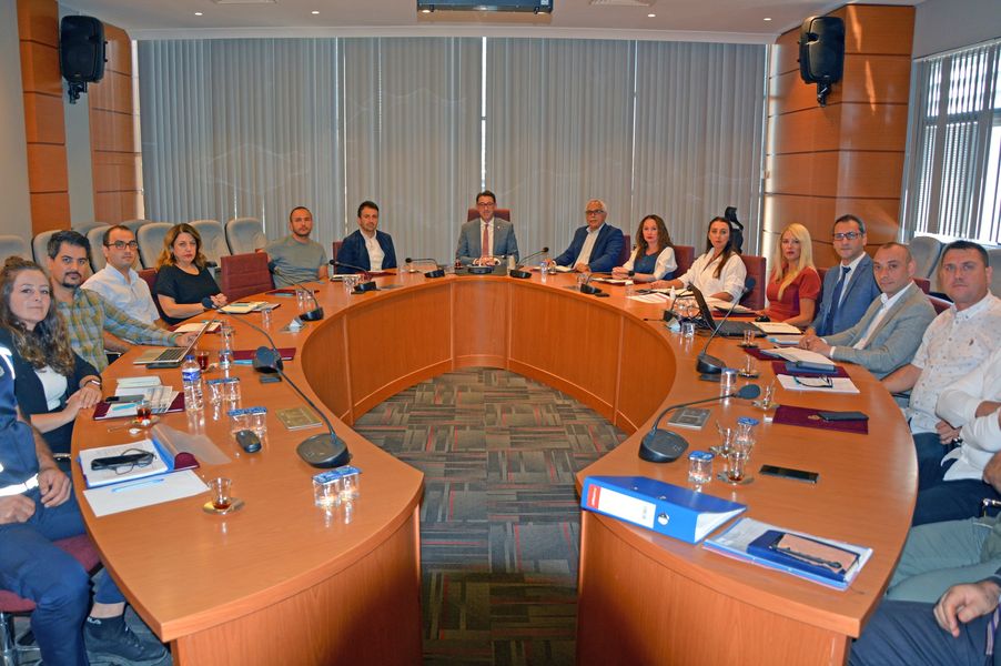 Başkan Tosun Belediye de Daire Müdürleri İle Toplantı Düzenledi