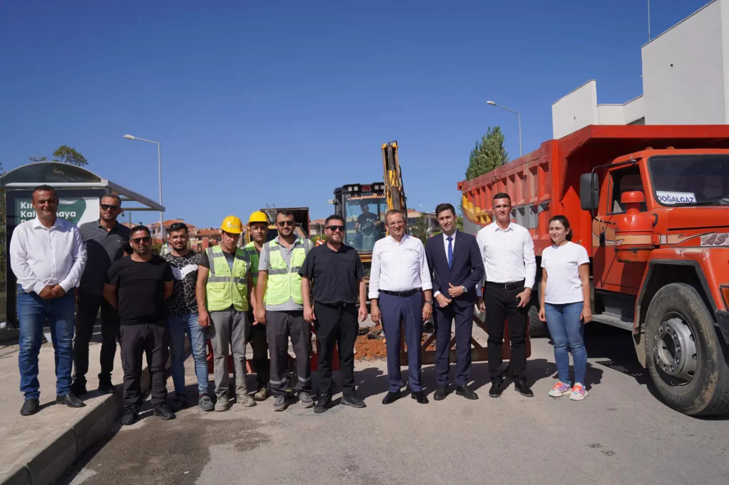 Aliçetinkaya Mahallesinde Doğalgaz İçin İlk Kepçe Vuruldu