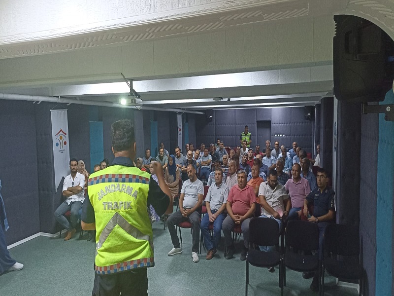 Jandarma Trafik 470 Okul Servis Şoför Ve 74 Rehber Personele Eğitim Verdi.