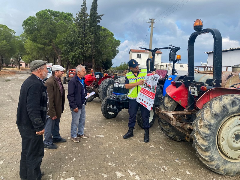Jandarma’dan Rops Demiri, Kabin, Reflektör, Sarı Çakar Lamba Takılmasını ve Kask Kullanmaları Eğitimi