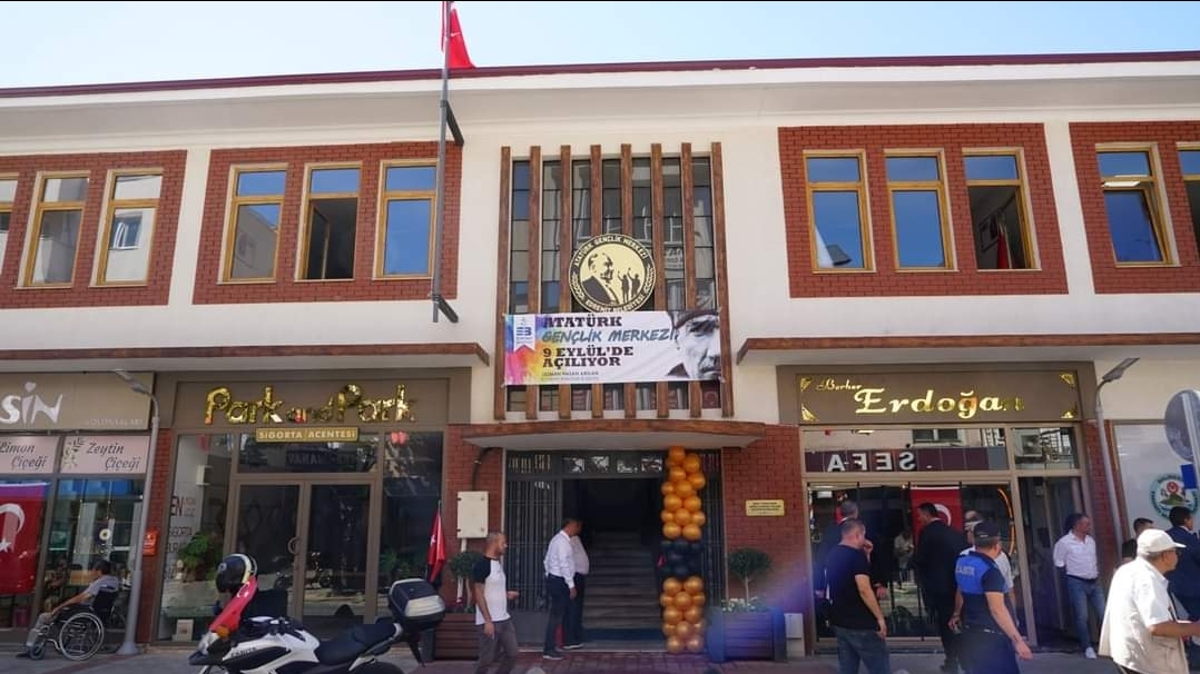 Atatürk Gençlik ve Kültür Merkezi Açıldı