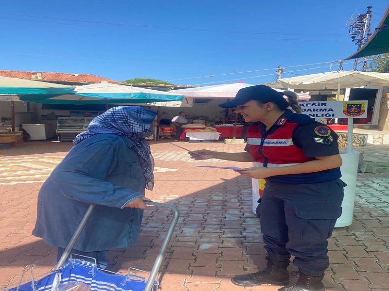 Jandarma’dan Gömeç ilçesinde KADES Tanıtımı Yapıldı