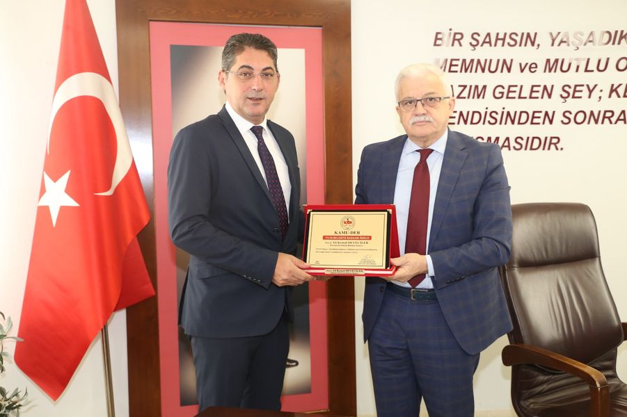 En Başarılı Belediye Başkanı Ali Kemal Deveciler