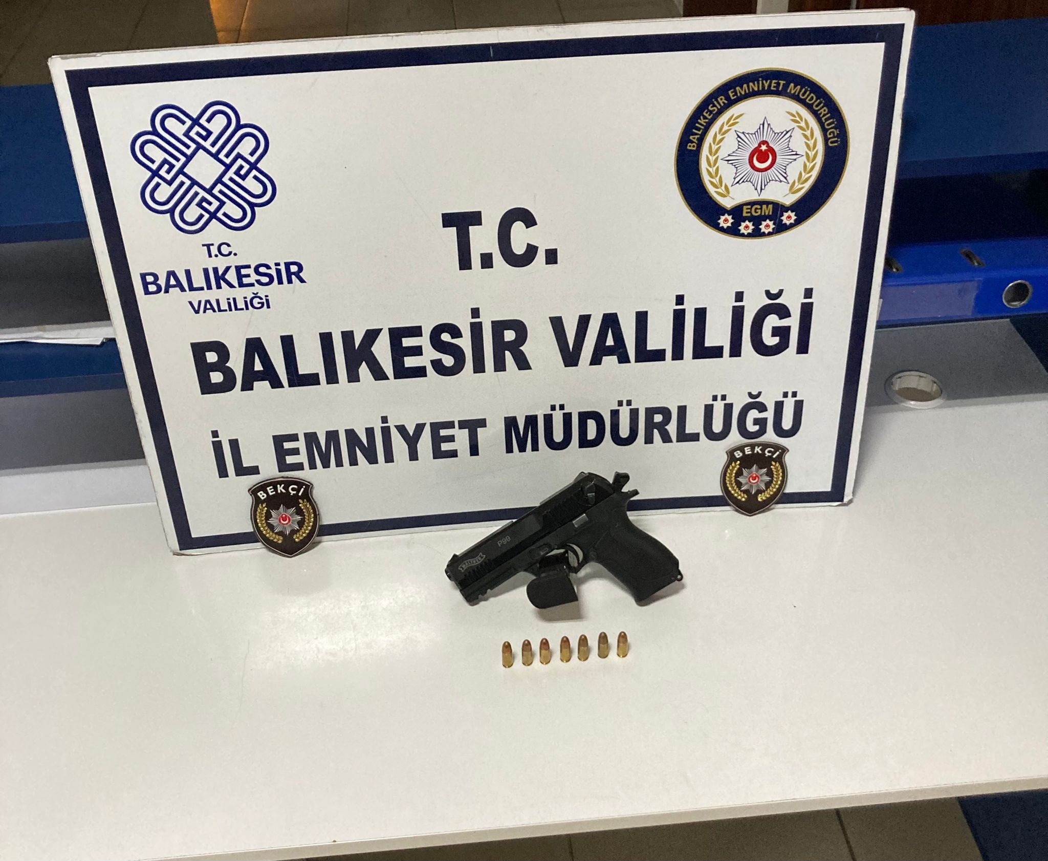 Polis İl Genelinde 23 Ruhsatsız Tabanca Ve Mühimmat Ele Geçirdi