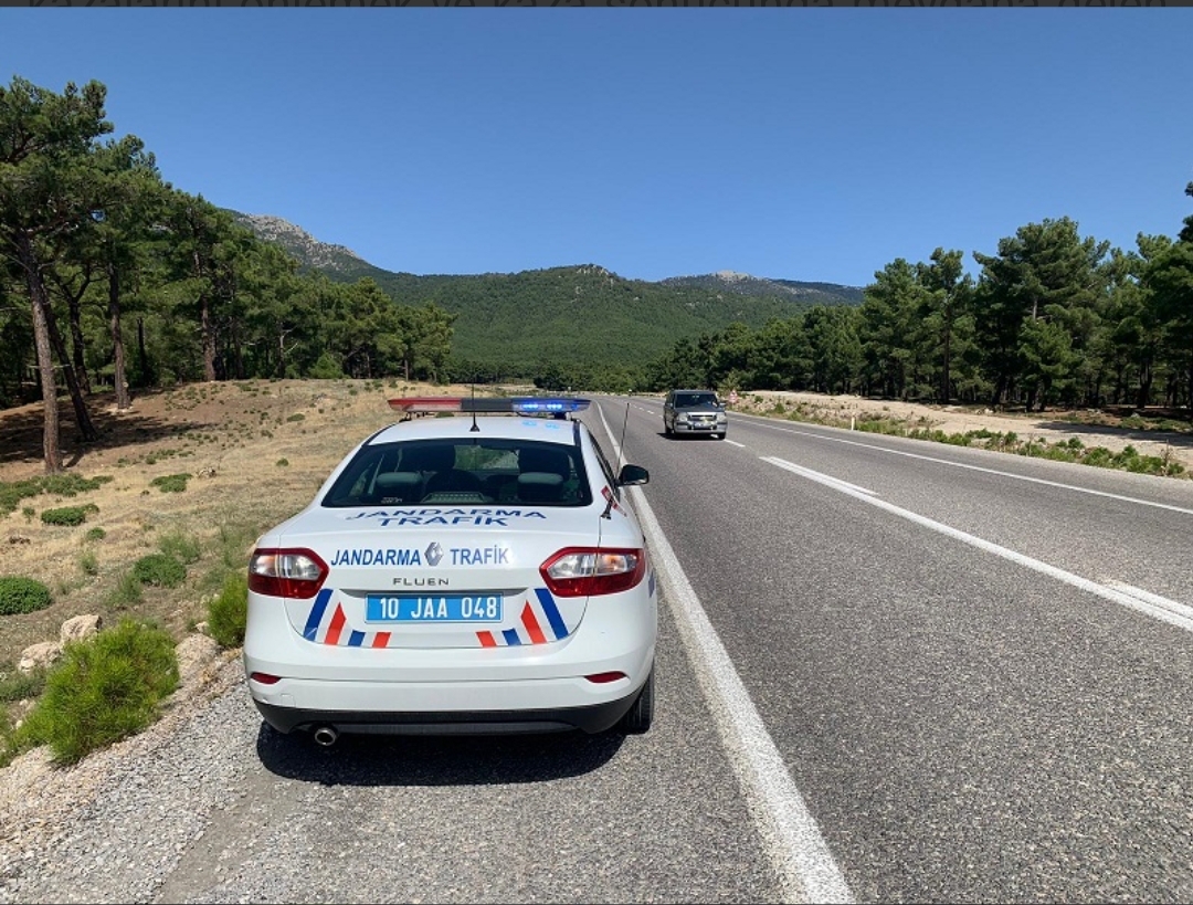 Jandarma’dan Radar İle Hız Denetimi