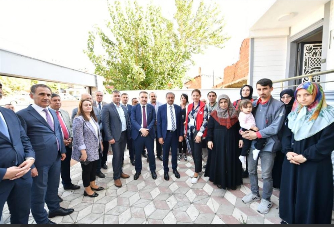 Vali Şıldak İbrahimce Mahallesinde Aile Ziyaretlerini Başarıyla Tamamladı