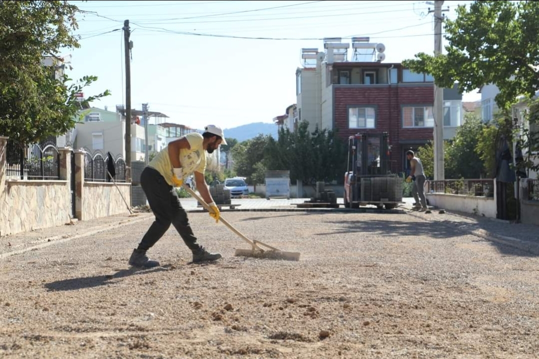 Yollar Yenilenmeye Devam Ediyor