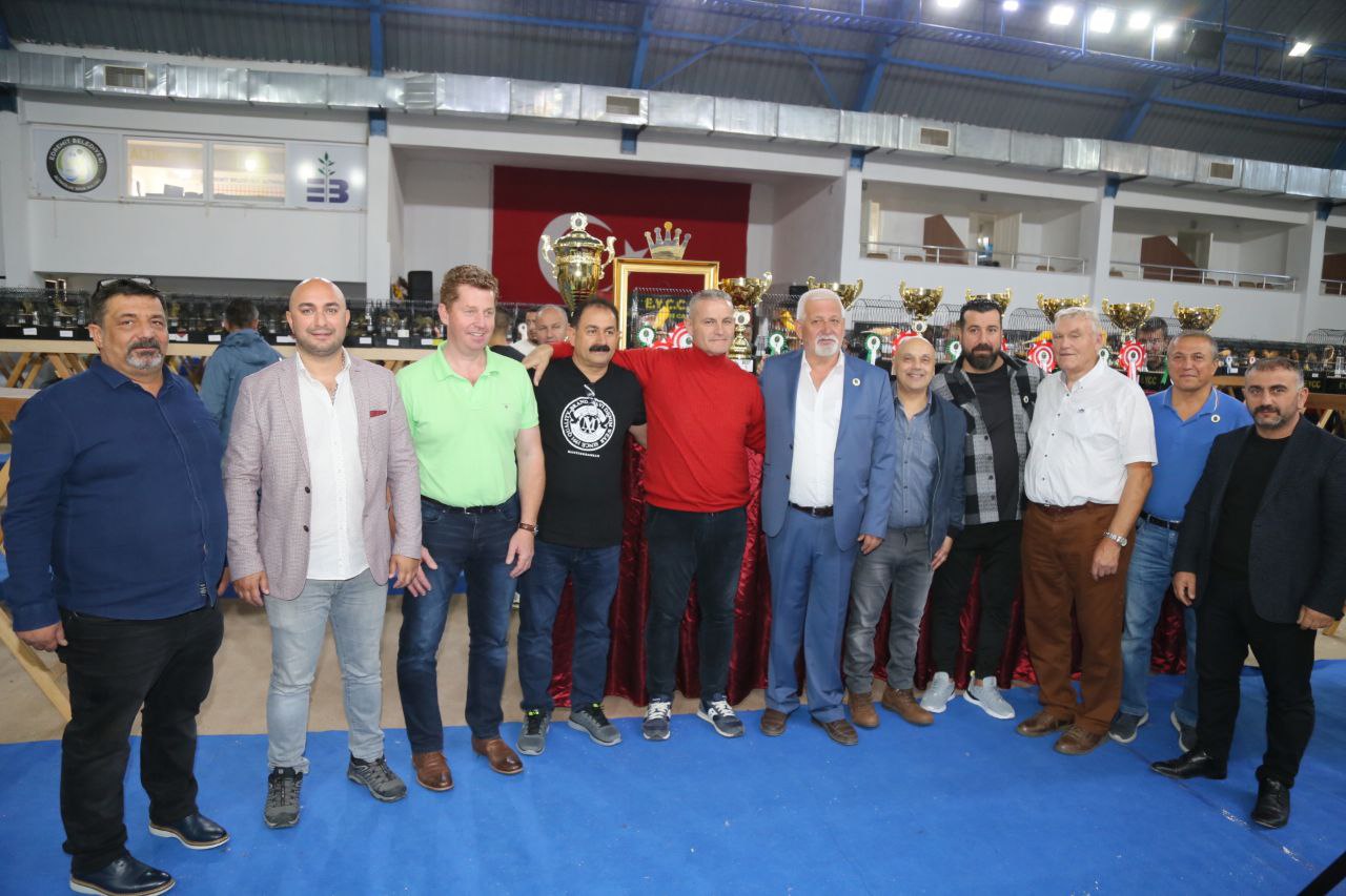 Edremit’te “Kanarya Güzellik Yarışması” yapıldı