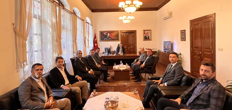 ETO Yönetim Kurulu Edremit Kaymakamı Ahmet ODABAŞ’ı Ziyarette Bulundu