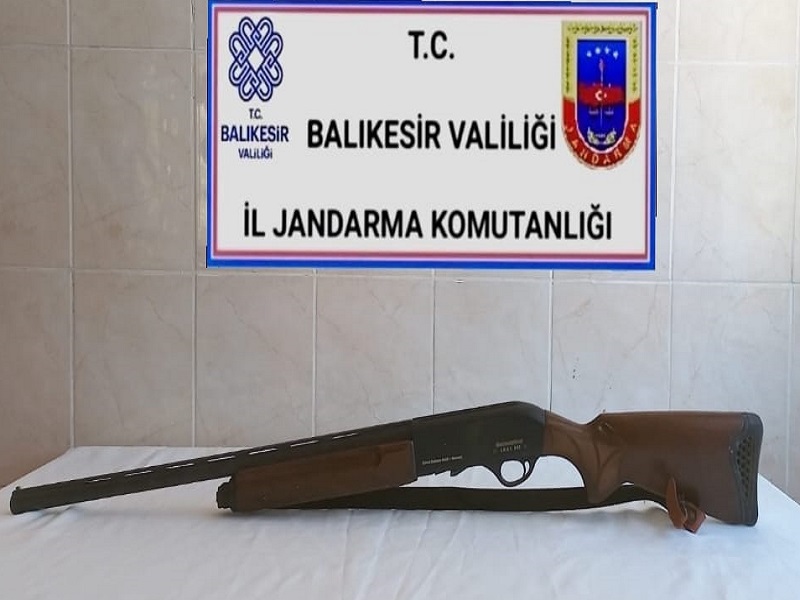 Jandarma 18 aranan Şahıs Yakaladı, Av Tüfeği Ele Geçirdi