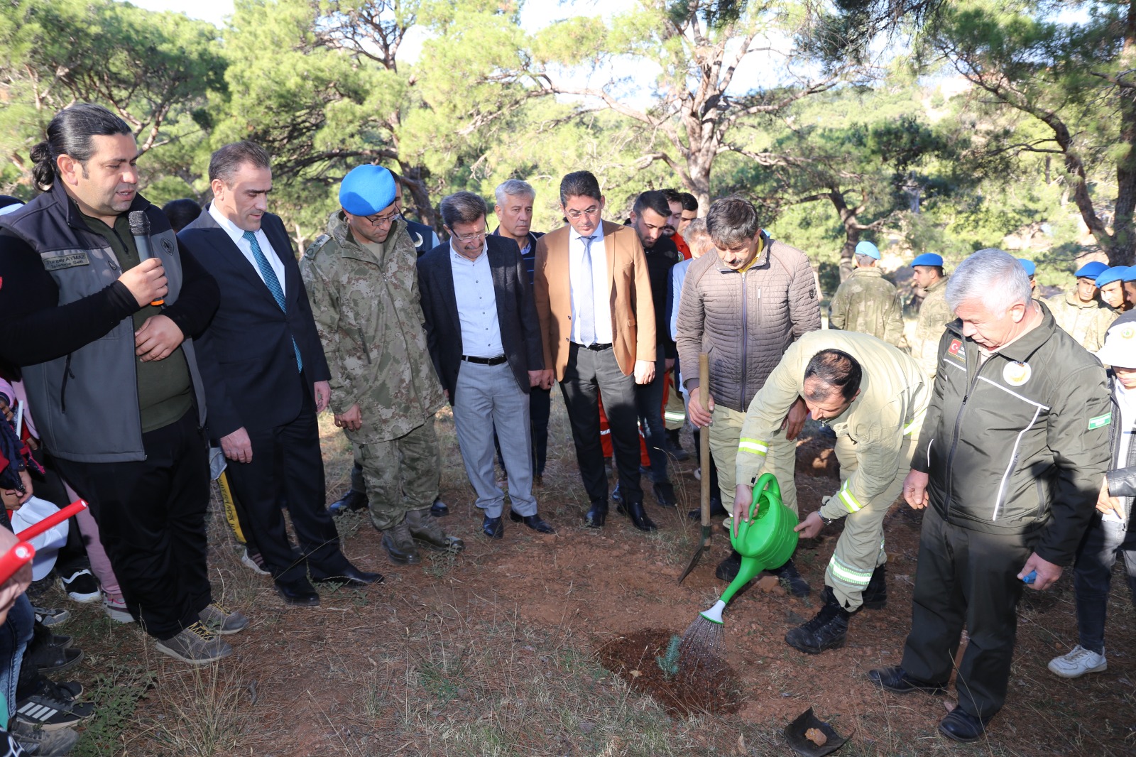 Milli Ağaçlandırma Günü Etkinliklerinde Yüzlerce Fidan Dikildi