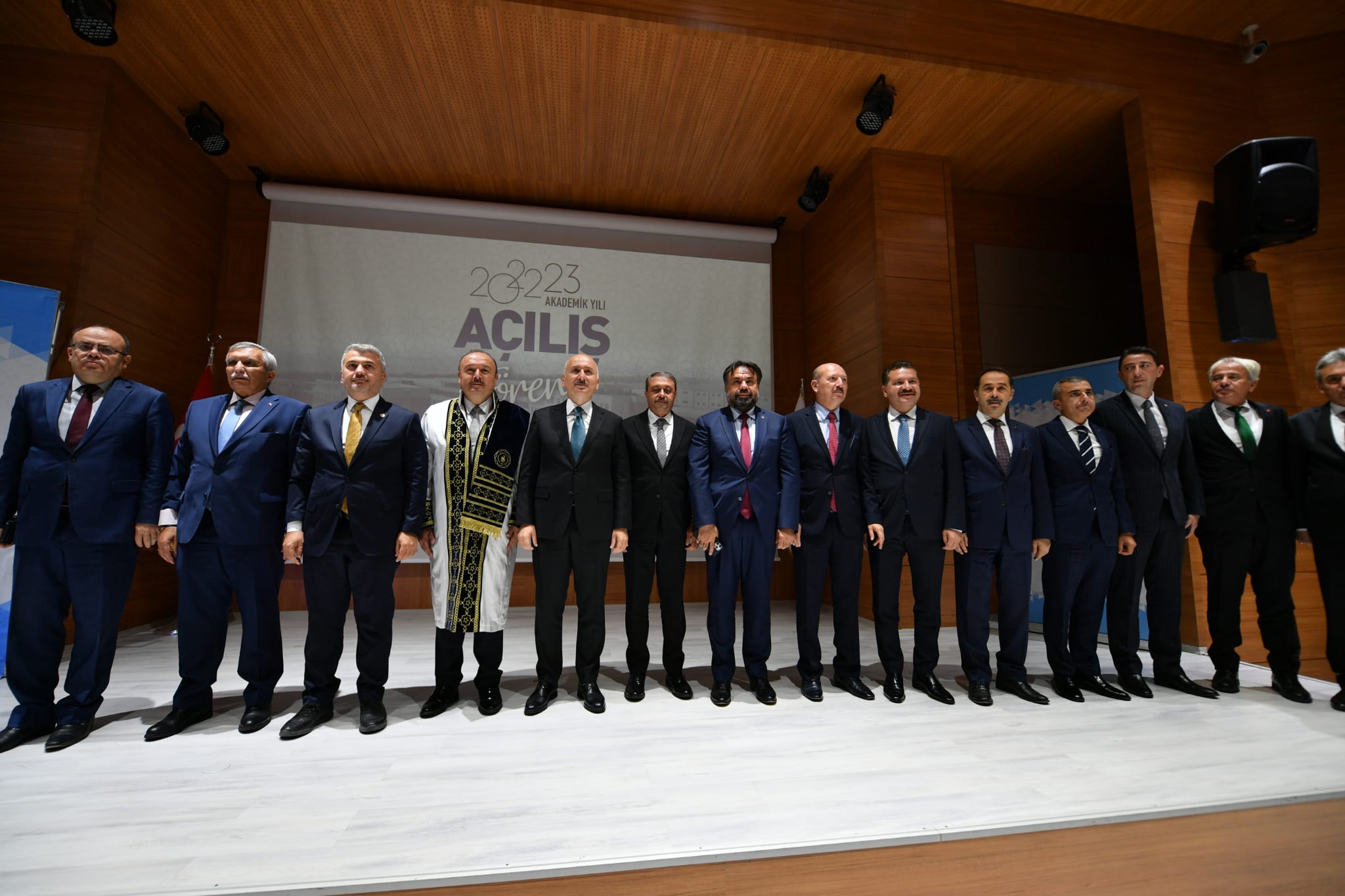 Ulaştırma Bakanı Bandırma On Yedi Eylül Üniversitesi Akademik Yıl Açılış Törenine Katıldı