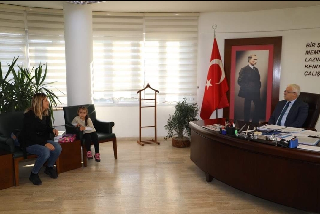 Küçük Defne’ye Tablet Hediye Edildi