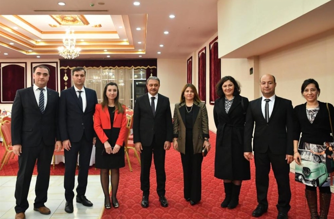 Vali Şıldak Öğretmenler İle Beraber Yemekteydi