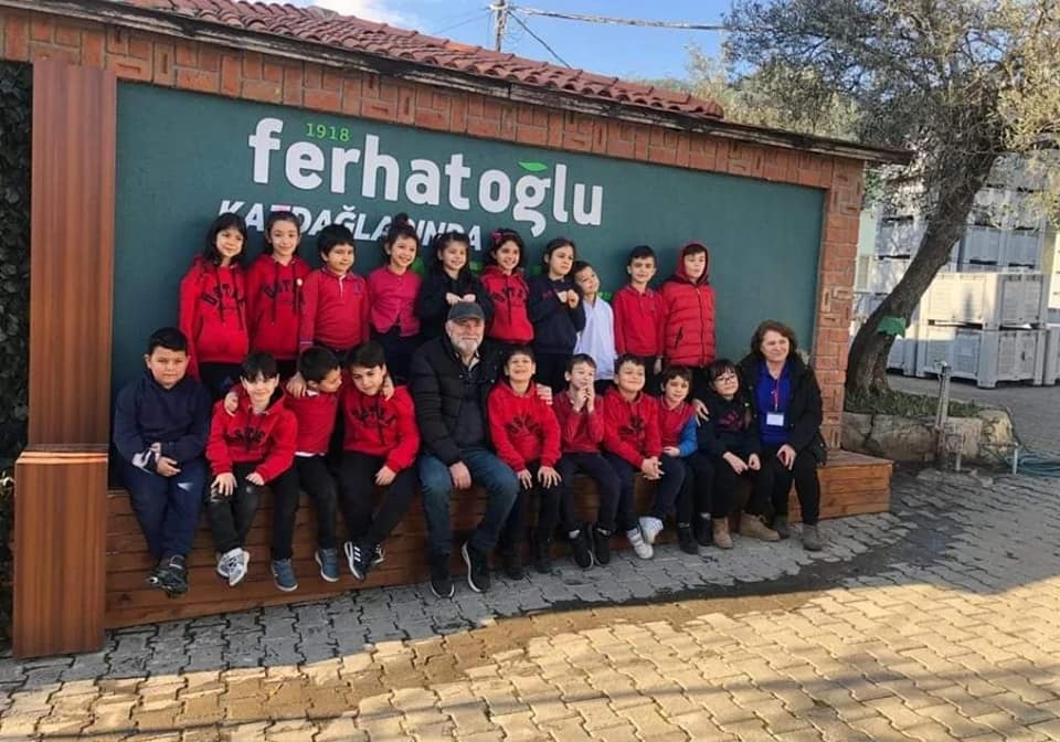 Üstek Koleji Öğrencileri Zeytin Hasatı Yaptı