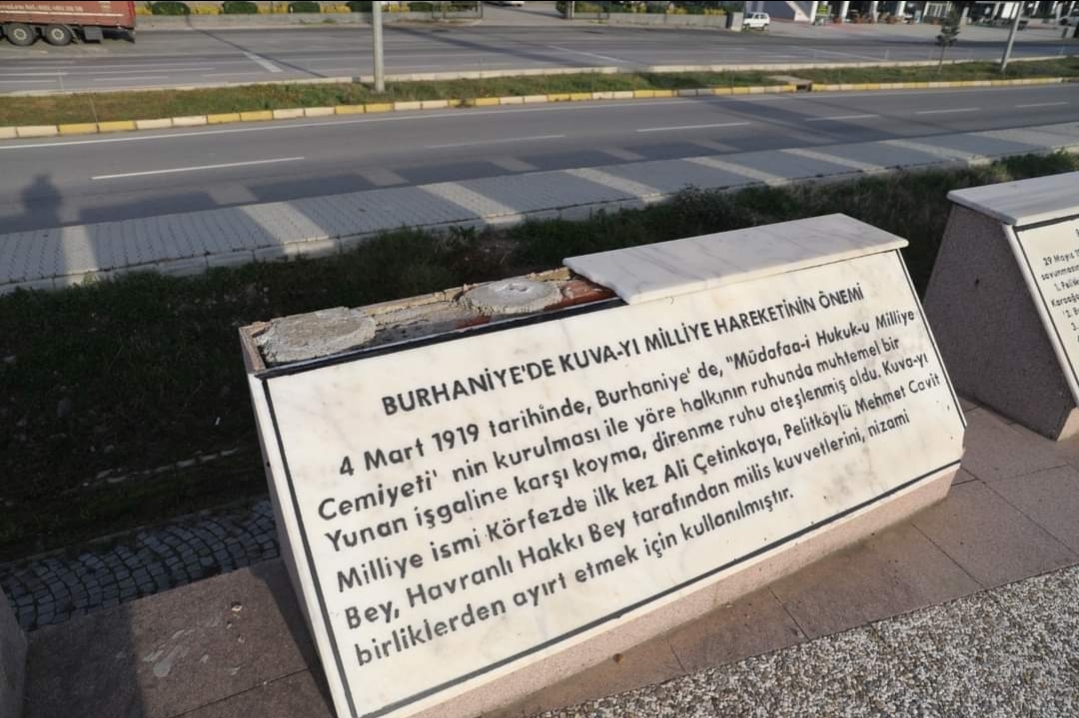 Kuvâ-yi Milliye Anıtına Kimliği Belirsiz Kişilerce Çirkin Saldırı