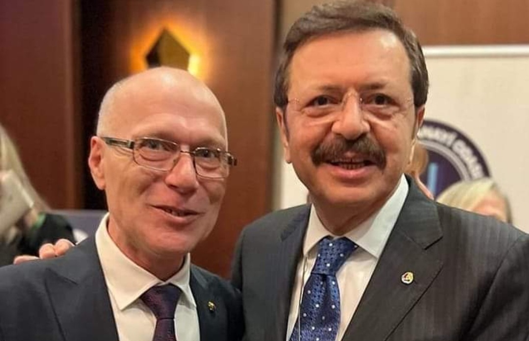 SEVER MAKİNE’ ya Ödül Hisarçıklıoğlu’ndan