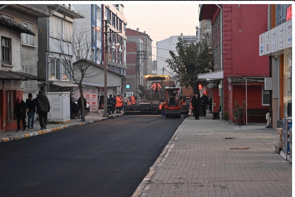 Türkiye’nin En Uzun Sokaklarından Bağlar Sokağına 2350 Ton Asfalt Serildi