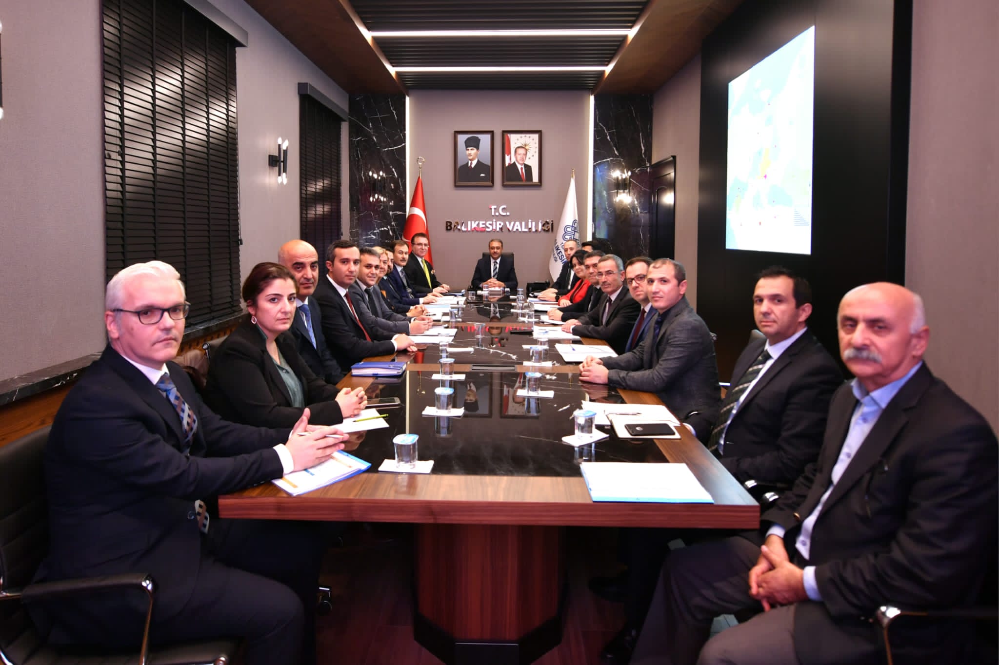 Vali Şıldak Önderliğinde Gençlik ve Spora Yönelik Toplantı Yapıldı