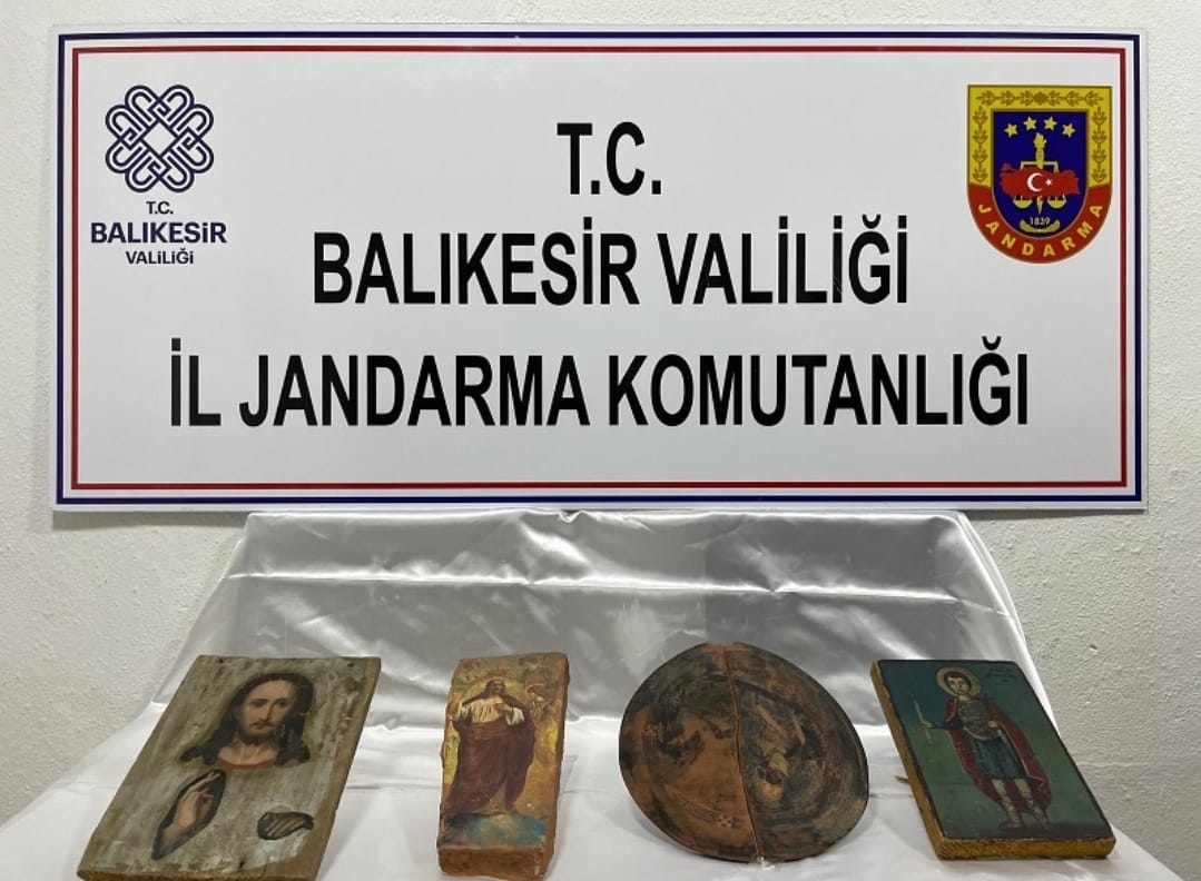 Tarihi Eserleri Satarken Suçüstü Yakalandı