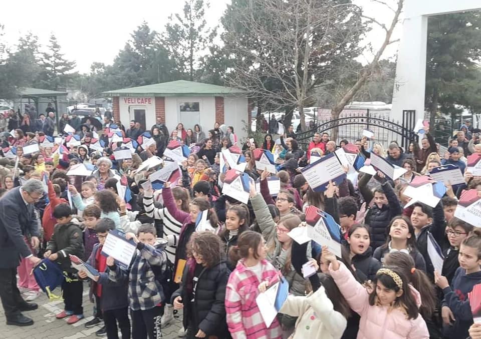 Üstek Koleji Öğrencilerinin Karne Sevinci