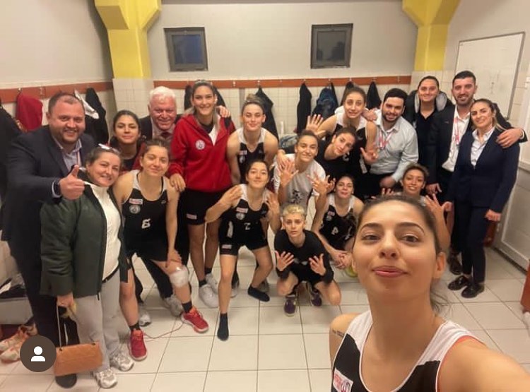 Burhaniye Belediyesi Kadın Basketbol Takımı Grubunda Namağlup
