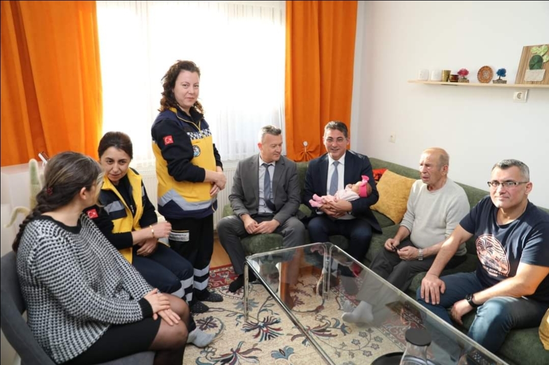 Burhaniye Belediyesi Hoş Geldin Bebek Projesine devam ediyor