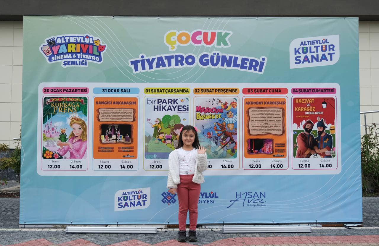 Altıeylül’ de Yarıyıl Sinema ve Tiyatro Şenliği Büyük Bir Coşkuyla Başladı
