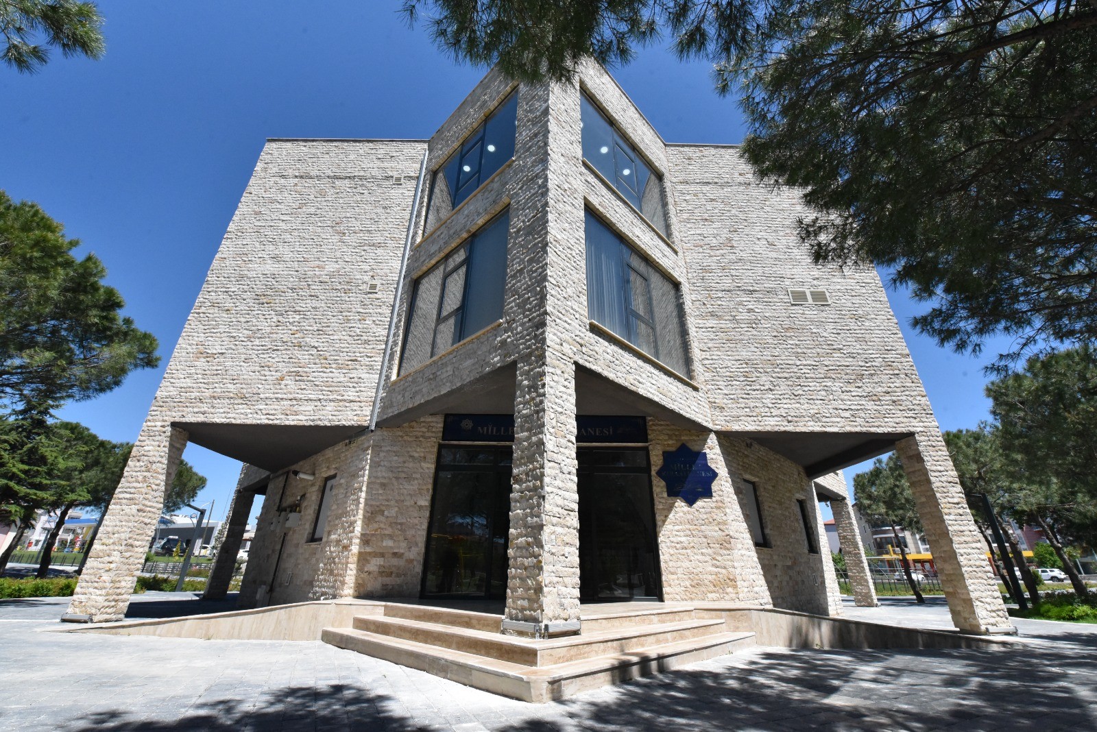 Karesi Millet Kıraathanesi Gençler Tarafından Büyük İlgi Görüyor