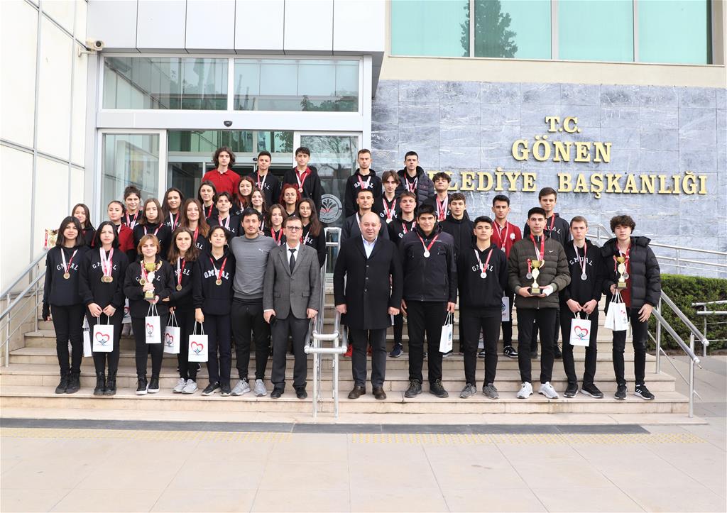 Gönen’ li Sporcular Kupa Ve Madalyalarla Döndü