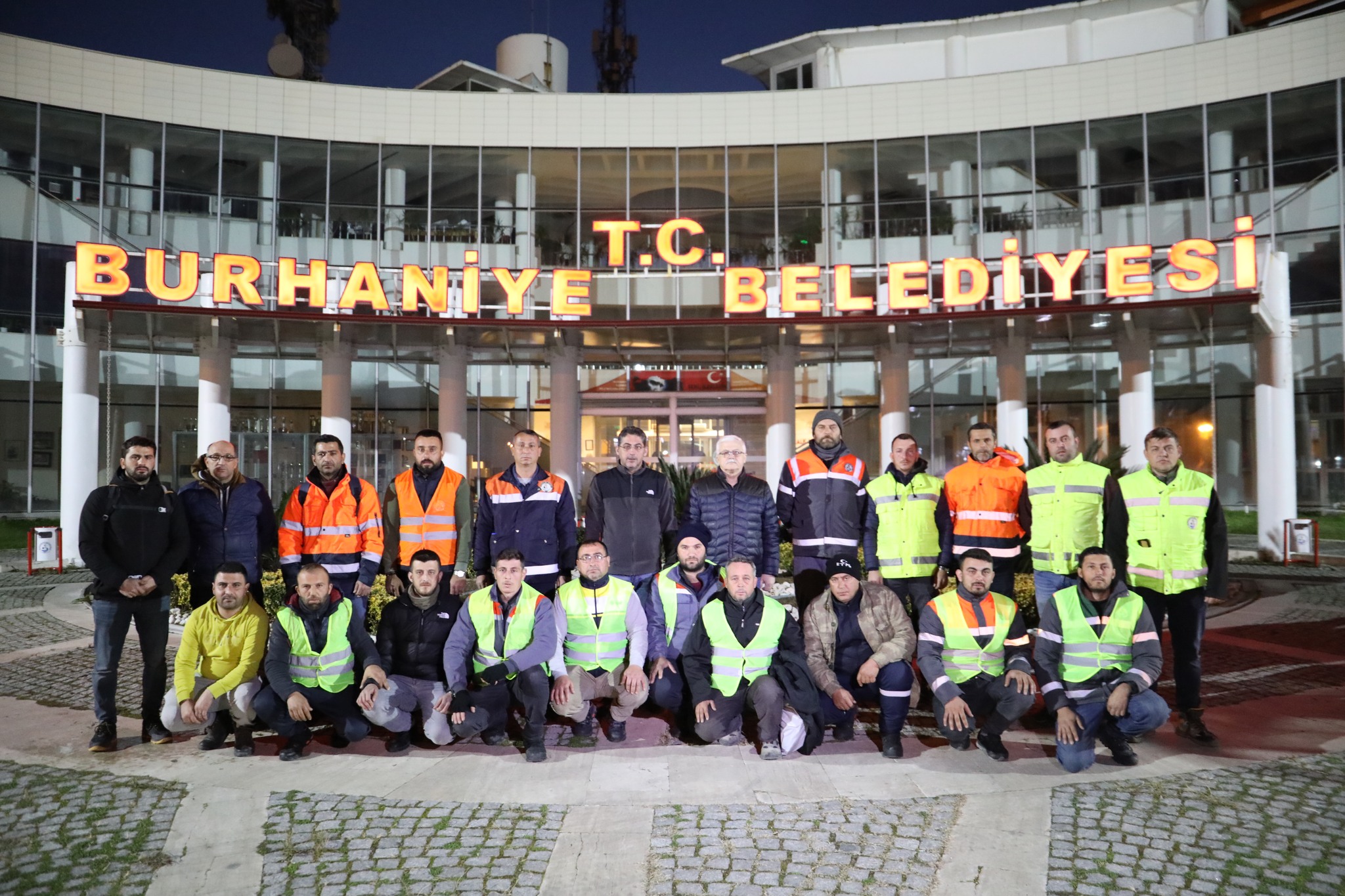 Burhaniye Belediyesi Öncülüğünde Afet Yardım Kampanyası Başlatıldı