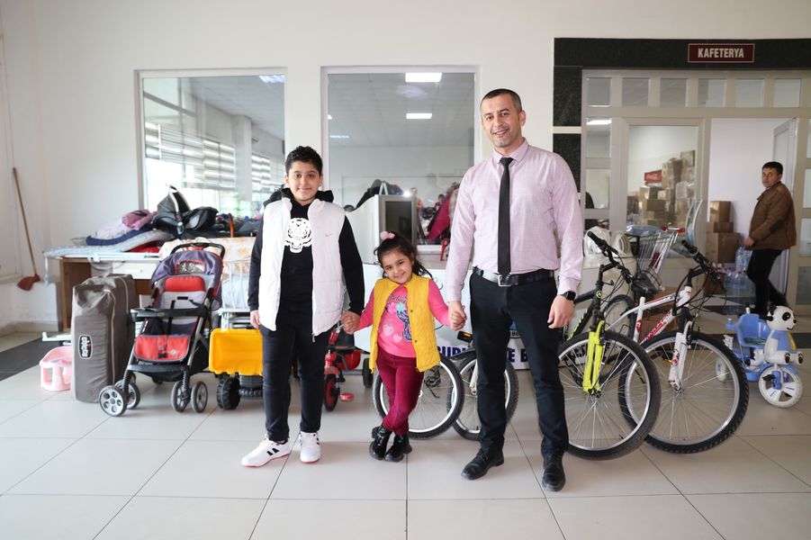 Burhaniye’ li Çocuklar Depremzedelere Yardım Elini Uzattı