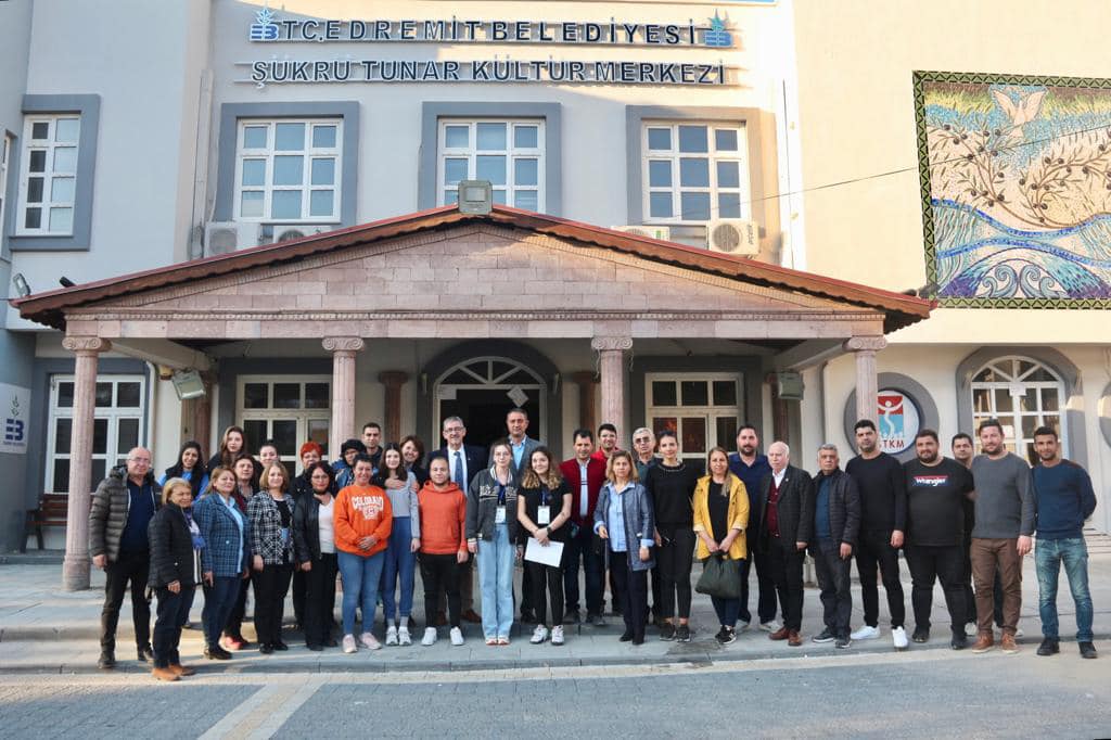 İl Başkanı Köybaşı Edremit’e Gelen Depremzedeler İle Bir Araya Geldi