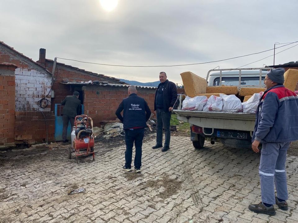 Burhaniye Belediyesi İhtiyaç Sahibi Vatandaşlarını Unutmadı