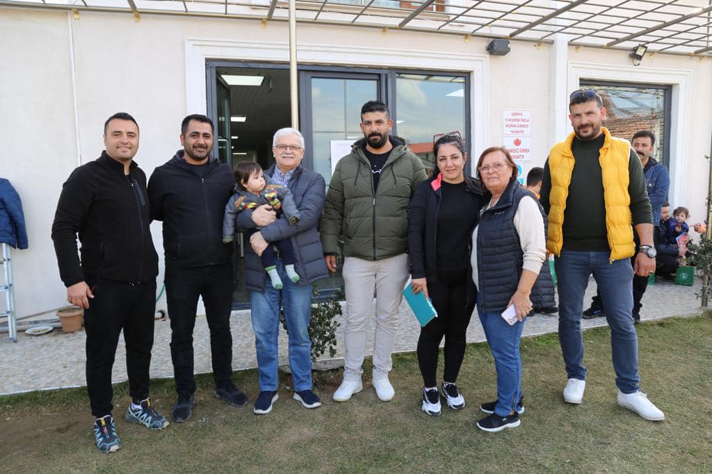 Başkan Deveciler Depremzedelere Ziyarette Bulundu