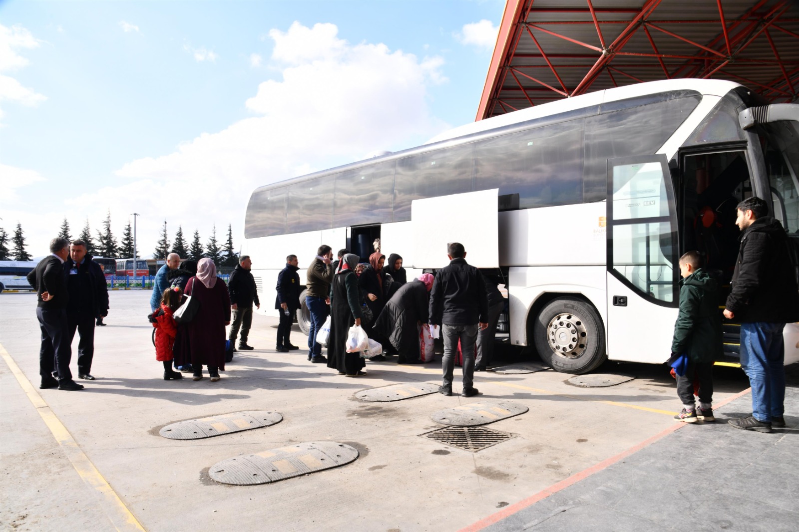 Balıkesir, Depremzedeleri Bağrına Bastı