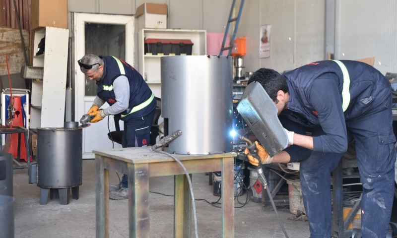 Deprem Bölgesine Kendi Atölyelerin de İmal Edilen Sobaları Gönderecek