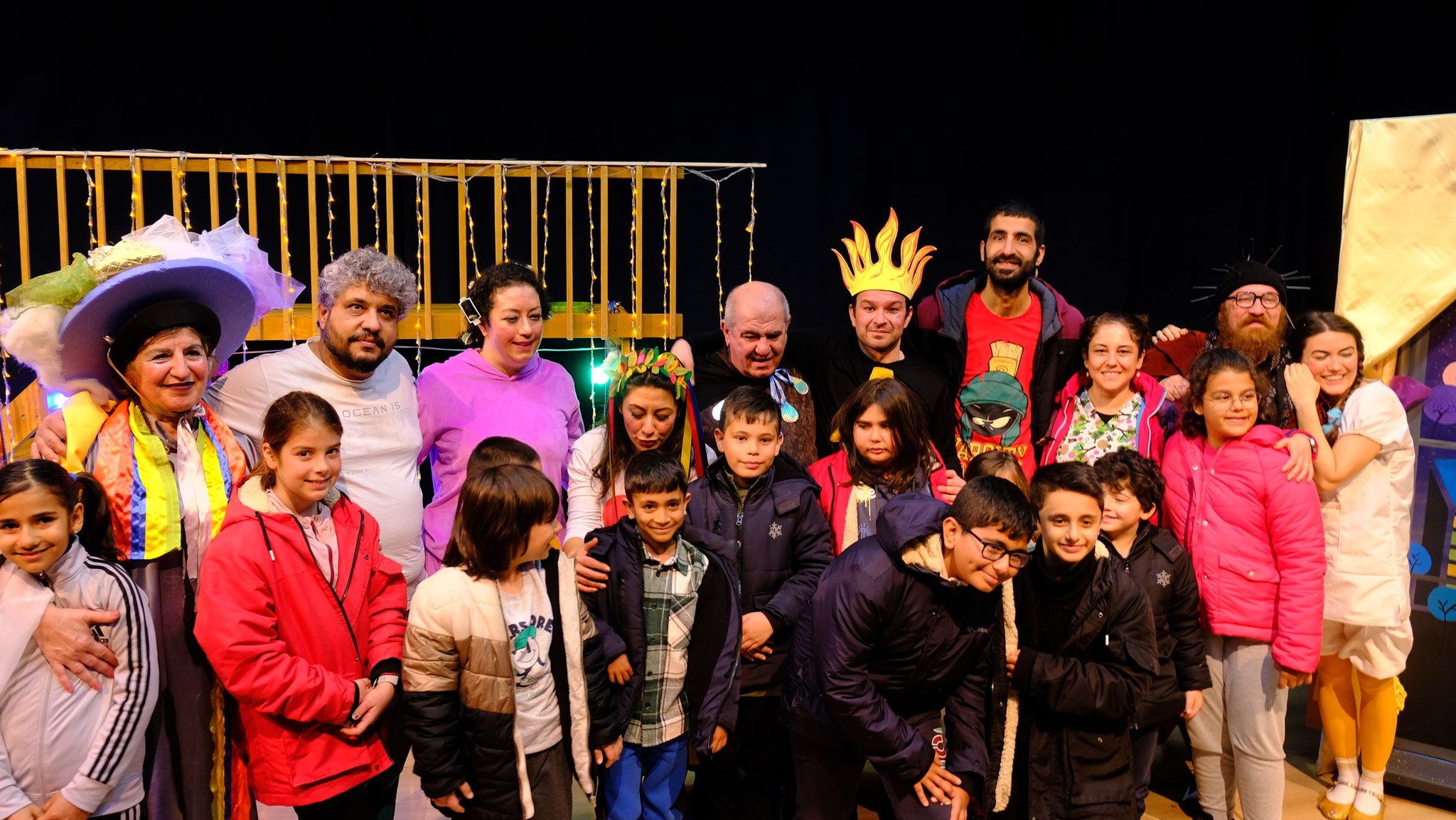 Özgür Kuş Tiyatro Oyunu Depremzede Çocuklar İçin Sergilendi