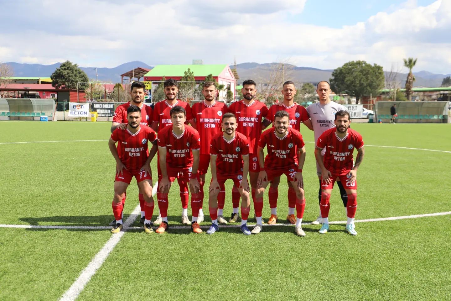 Burhaniye Belediyespor Son Dakika da Güldü