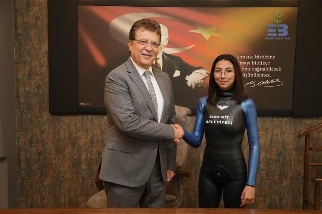 Türkiye Şampiyonu Berivan Şevval Topraktan Başkan Arslan’a Ziyaret