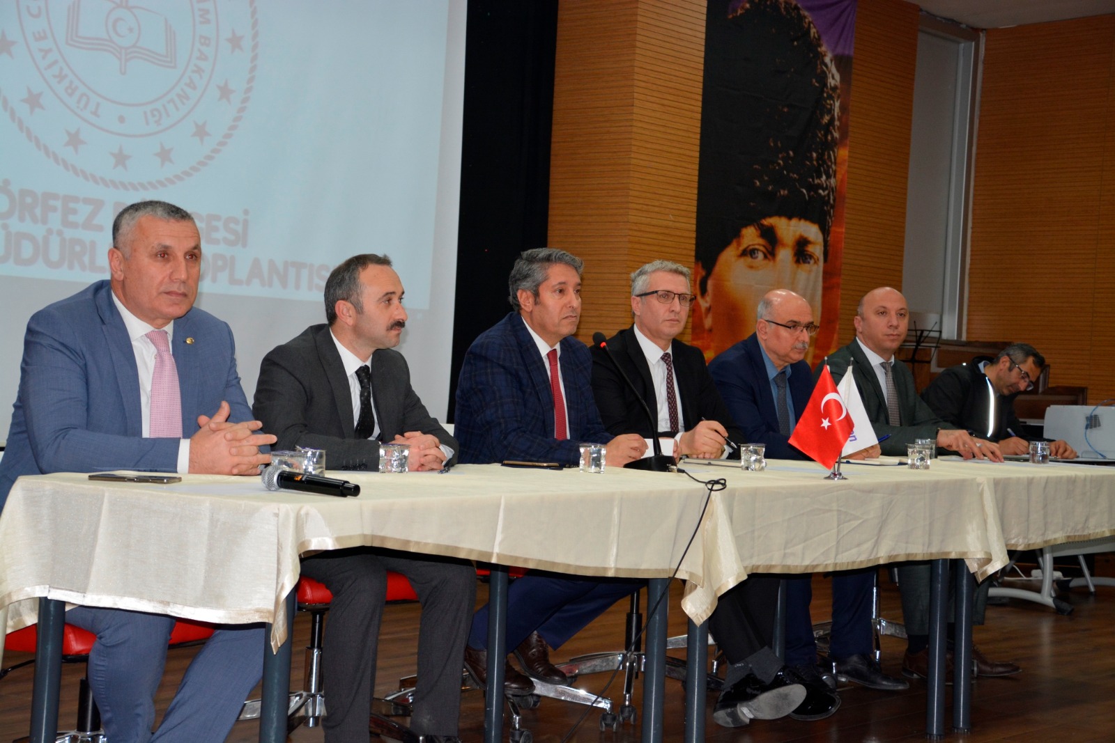 Eğitim Ailesi Gücünü0 Eğitimden Alarak Yaraları Sarıyor