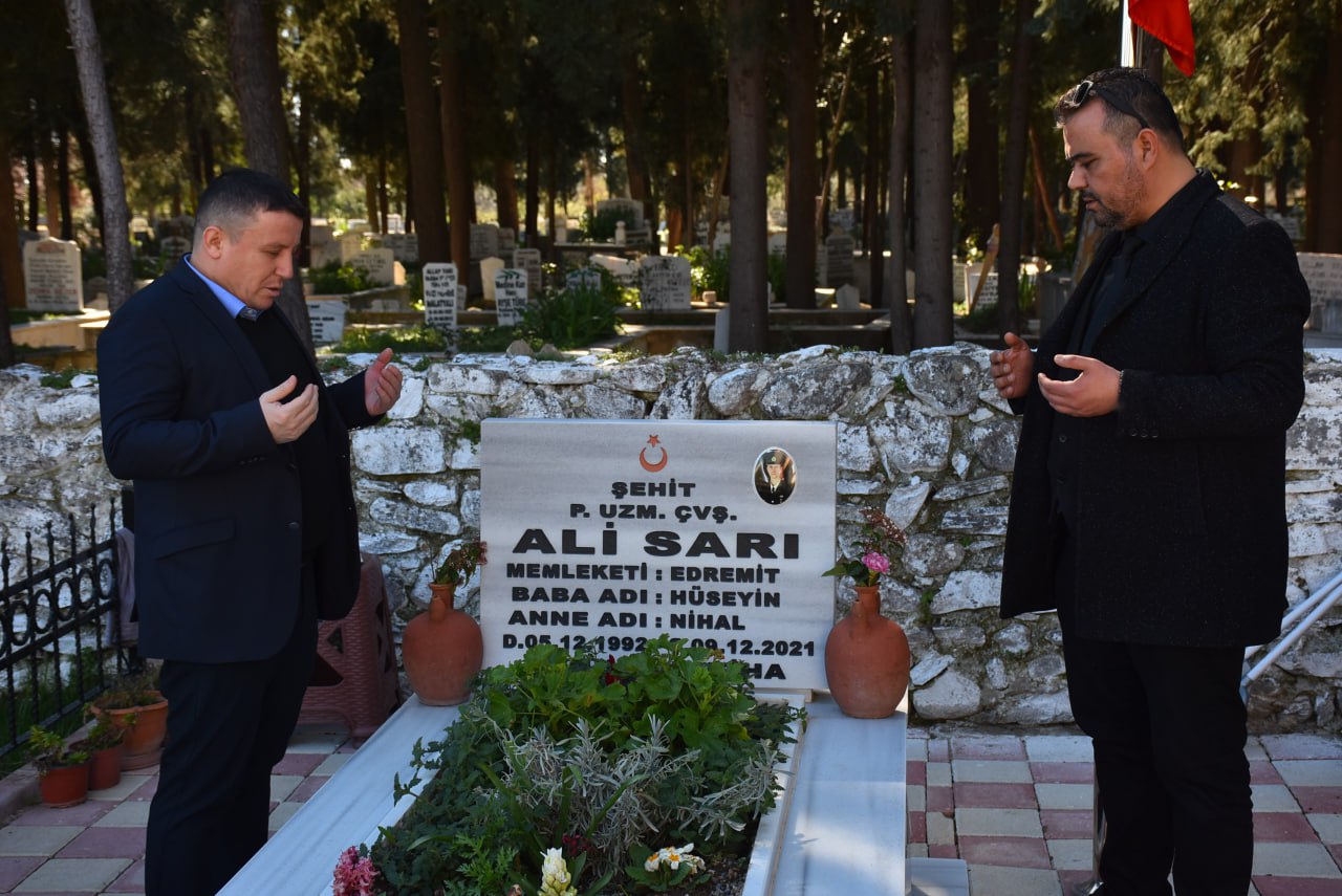 Şehitlerin Kabirleri Bayrakları Yenilendi Ve Bakımları Yapıldı