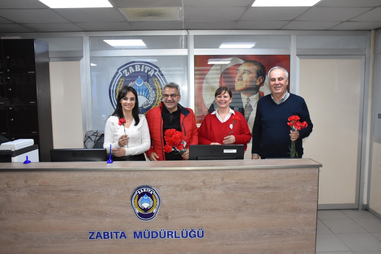 Edremit Belediyesi’ nde Çalışan Bayan Personelin Kadınlar Gününü Kutladı