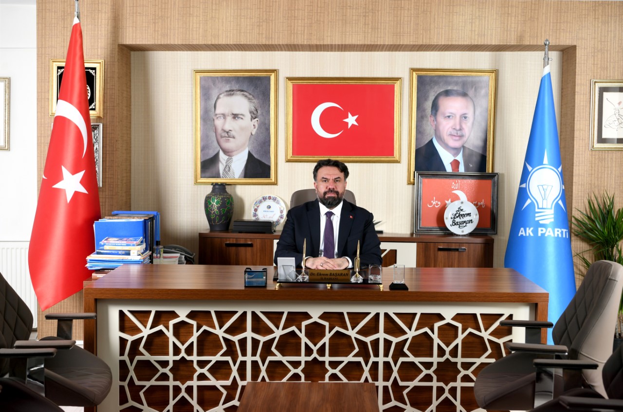 AK Parti İl Başkanı Dt. Ekrem Başaran: – “KADINLARIMIZ BİZİM BAŞ TACIMIZ…”