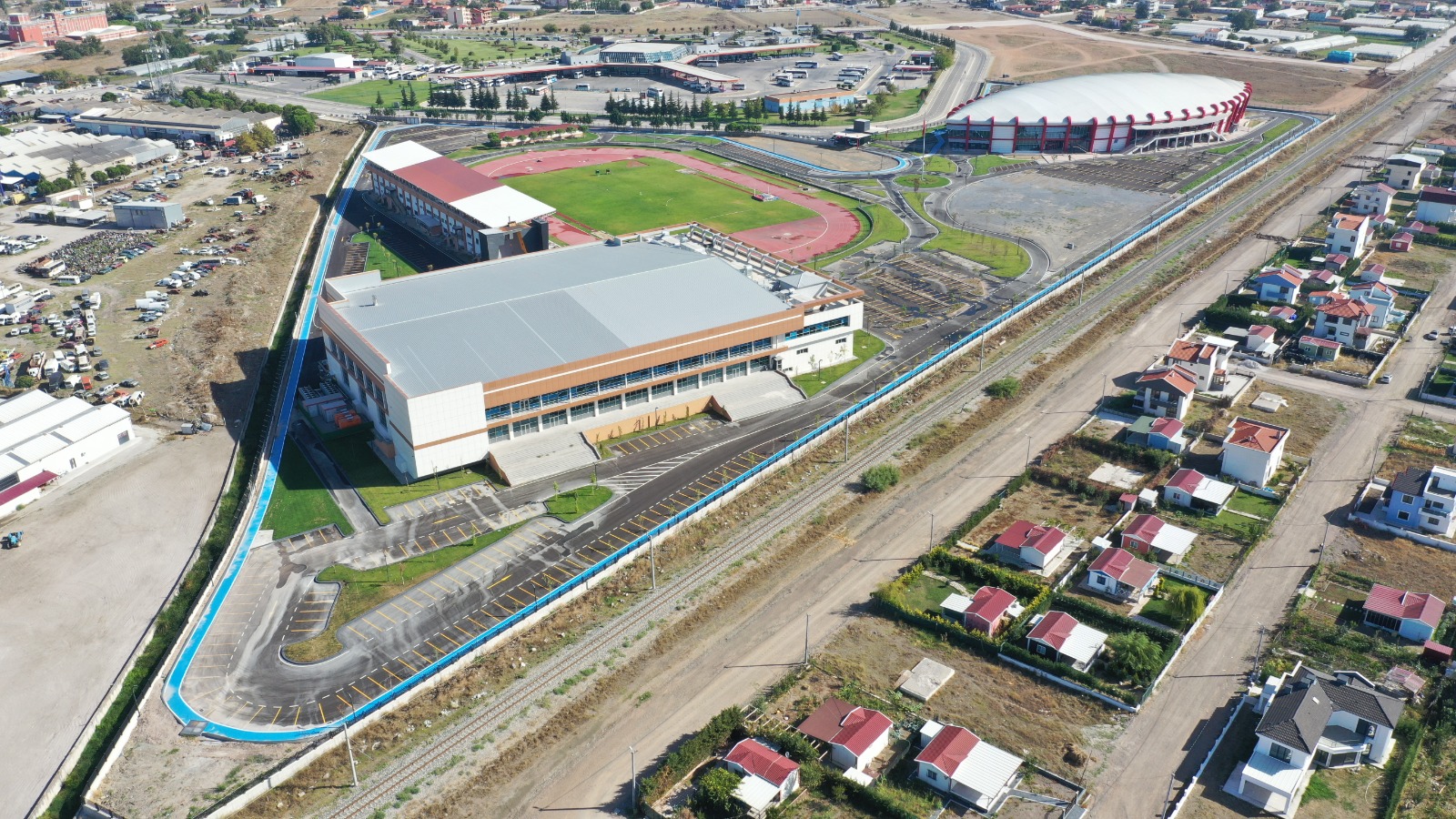 Gençler İçin Spor Yatırımlarına Önem Veriyor