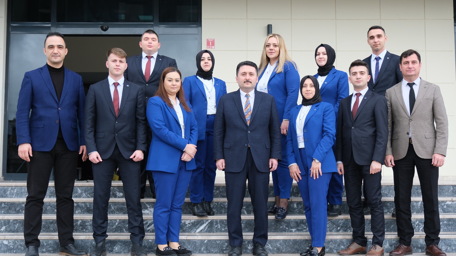 Altıeylül Yanında Ekibi Vatandaşların Şikayetlerini Dinliyor