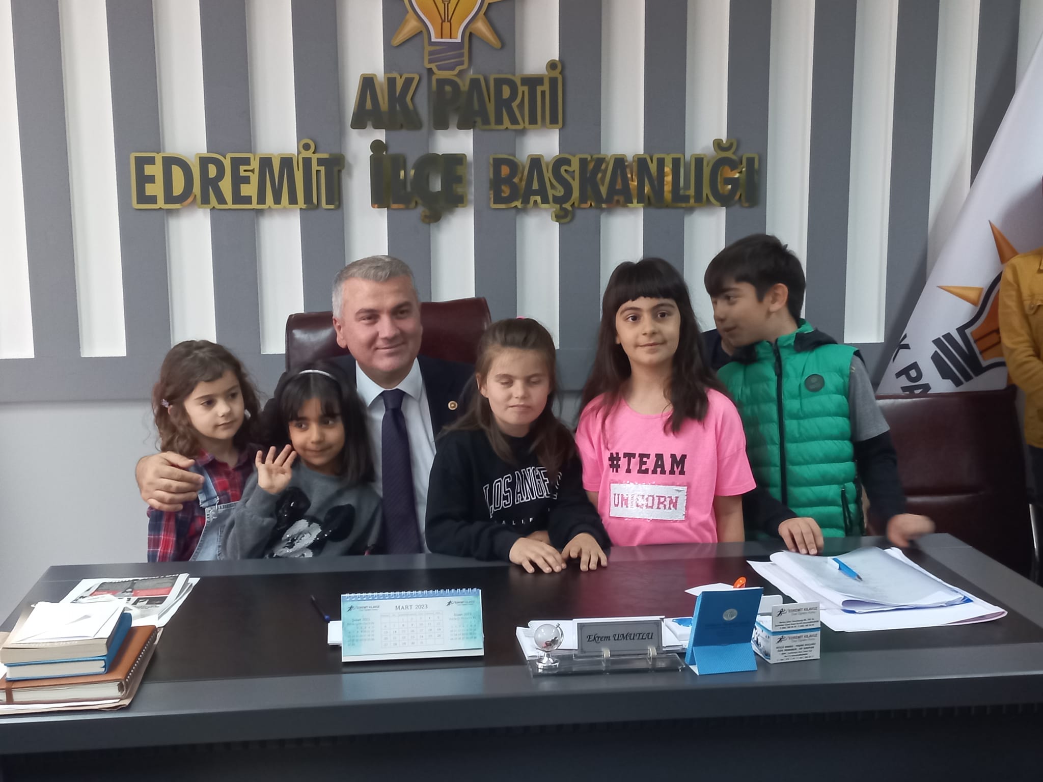 Canbey ;Gönüllere Dokundu