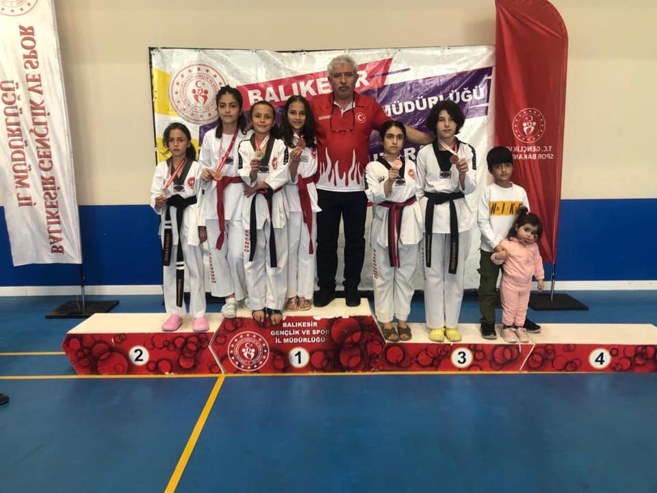 Taekwondo’ da Altı Sporcu İle Altı Madalya
