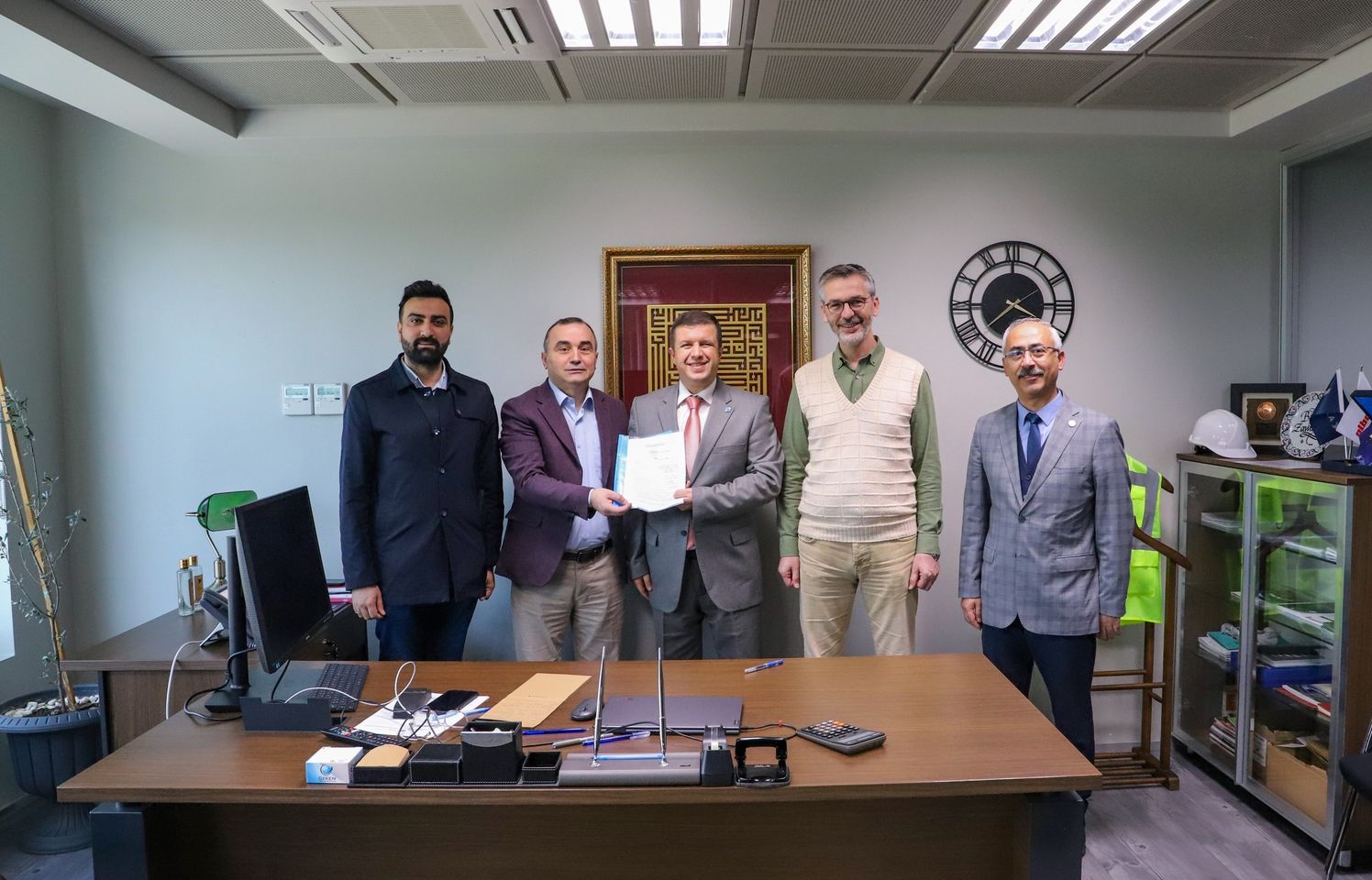 Balıkesir üniversitesi ile Varaka Kağıt Sanayi Anonim Şirketi İş Birliği   Protokolü İmzaladı